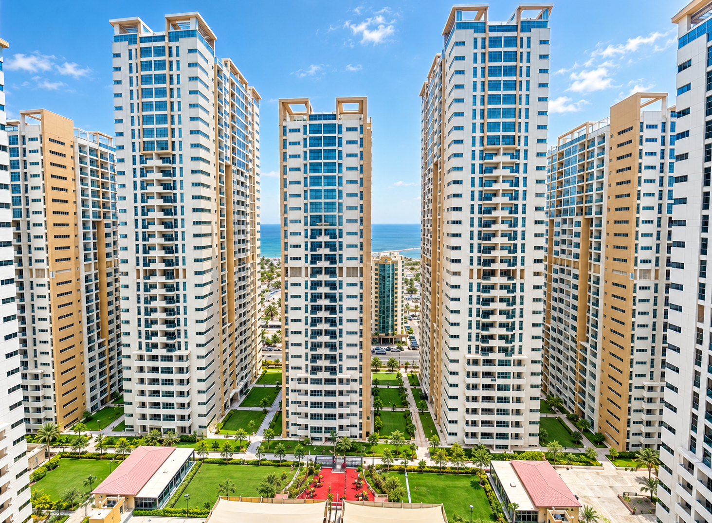 مجمع أبراج Ajman One Towers السكني الساحلي العصري